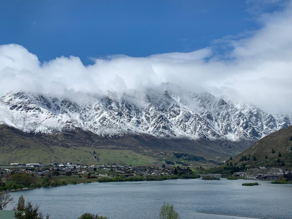 The Embassy B&B Queenstown Exterior photo